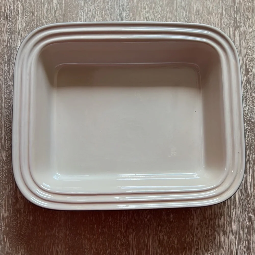 Le Creuset Stoneware 8-1/2-by-11-Inch Covered Deep Dish Baker, Blue - Picture 2 of 4
